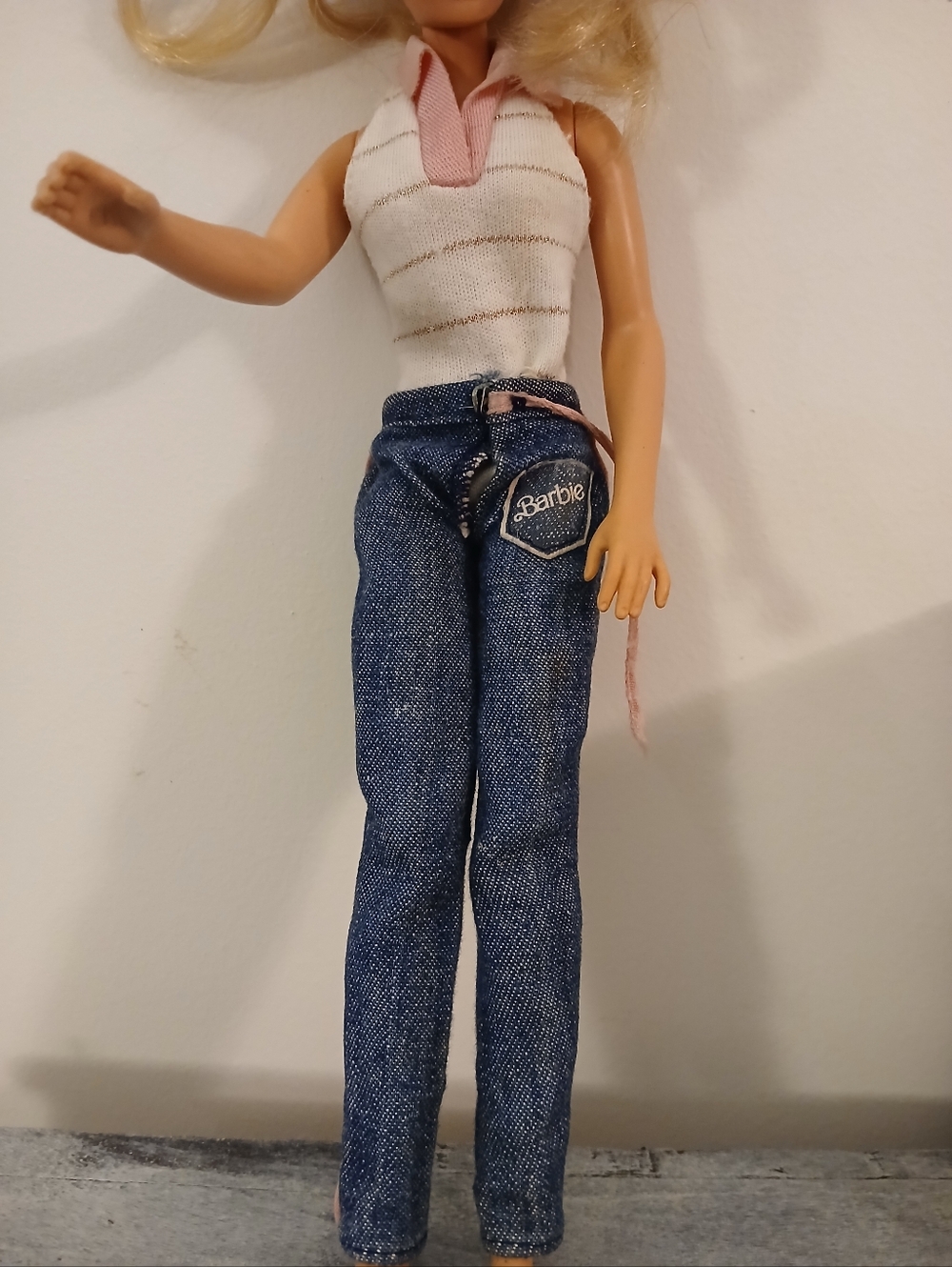 Vintage Barbie With Bendable Knees In Vintage Barbie Branded Outfit - Picture 4 of 6